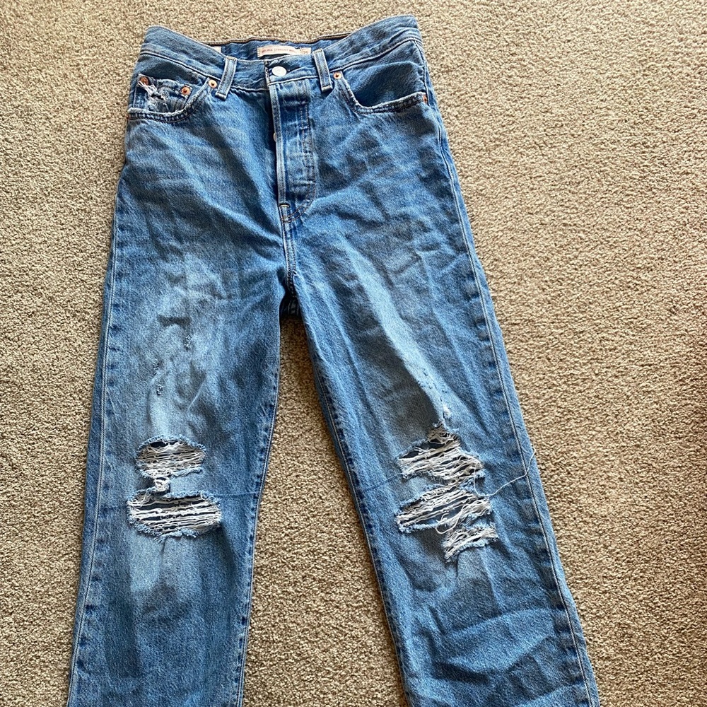Levi’s ribcage straight ankle size 25 jeans worn a few times excellent condition